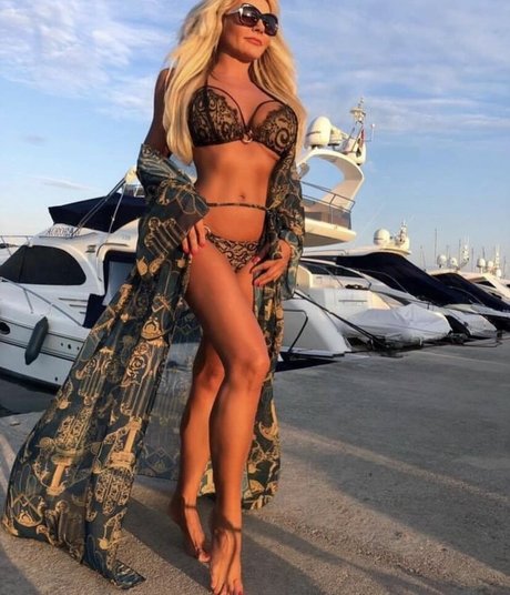 Lenka Dragounova perfekte heiße foto