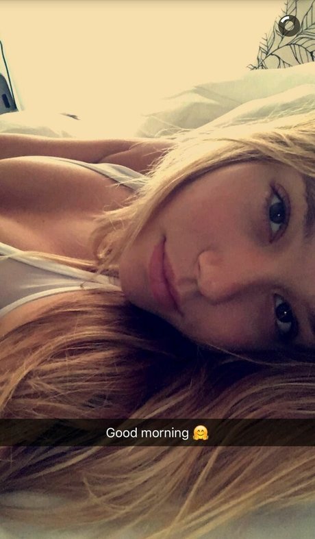 Alexis Rene Glabach nackt schöne galerie