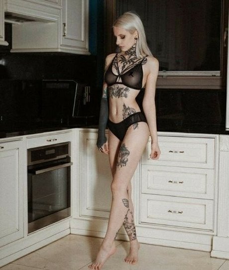 nava nextdoor schöne foto