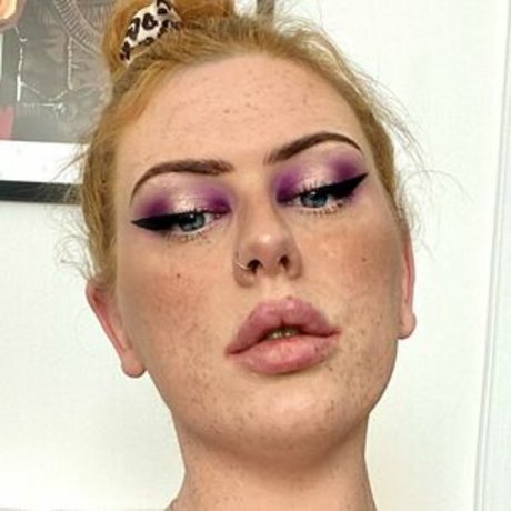 Rogue Robinson pornostar nackten bild