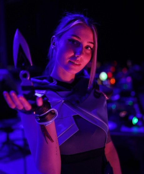 veylaneey kunst akt archiv