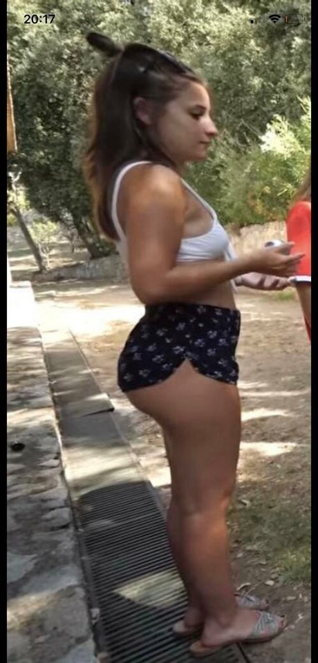 Apollinegrmz model pornographische foto