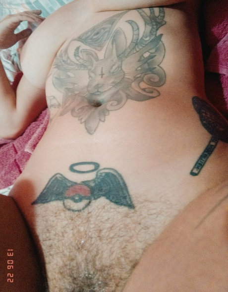 asiatische gilf-onlyfans perfekte kunst bild