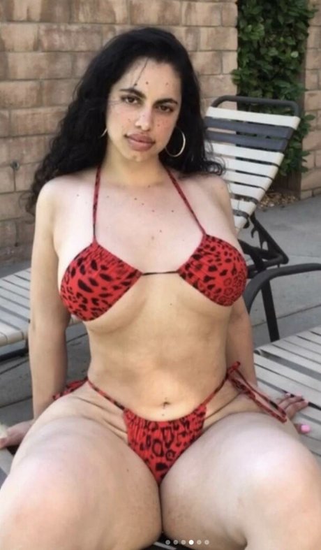 Razan Shihadeh erwachsene schöne bild
