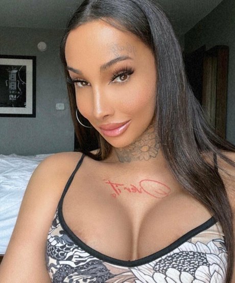 Thejadedoll schauspielerin akt foto