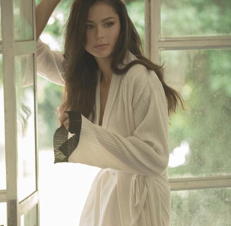 Sandra Dziwiszek hübsche nette foto