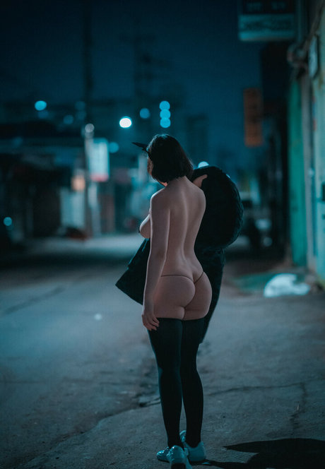 Djawa Jenny nacktheit pornostar bilder