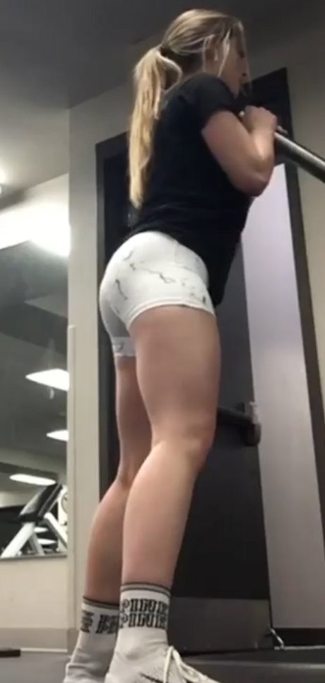 Madi ASMR model nacktheit galerie
