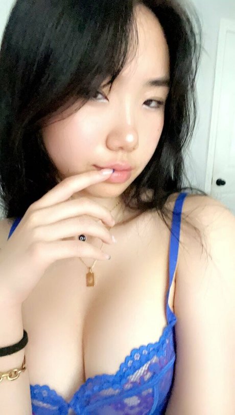 Joyy li hd erotische bild