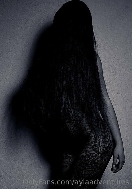 aylaadventures model heiße bild
