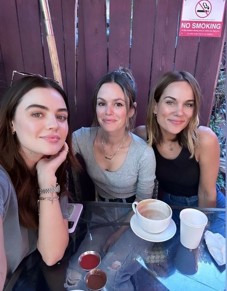 Lucy Hale nacktheit porno bild