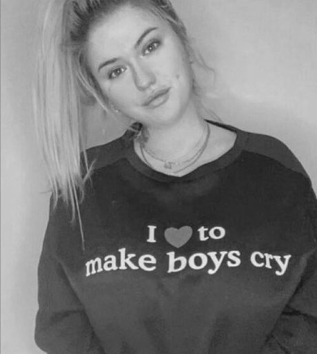 melonsandtatts model nackten fotos