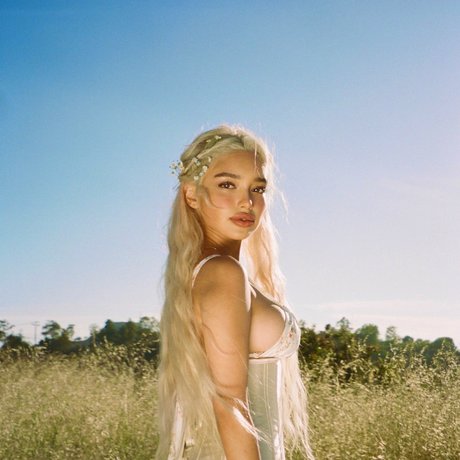 Sab Zada erwachsene kunst fotos