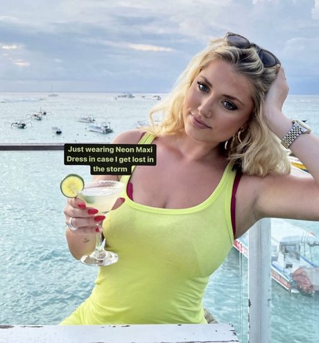 Hari Beavis exklusive top bilder