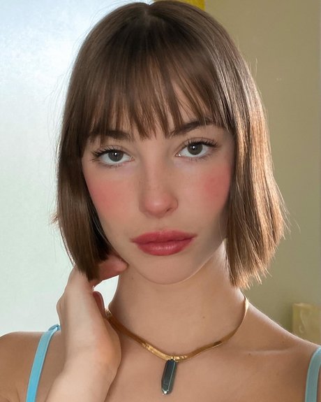 Amelie Manzoli nackt exklusive foto