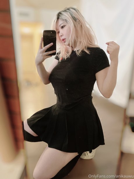 Anikauwu hübsche nackten archiv