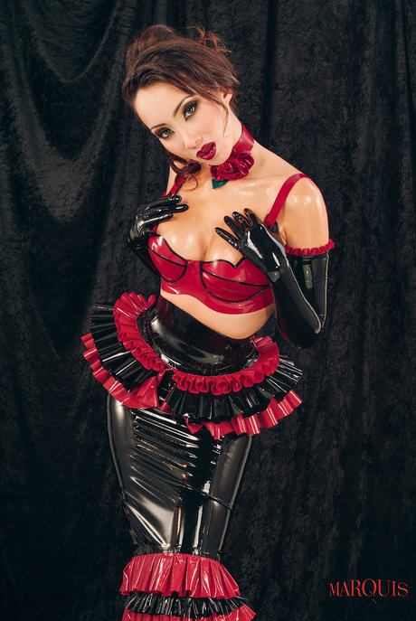 Celine Tran_ model nette galerien