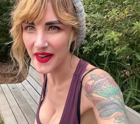 Nagisake nackt nette bilder