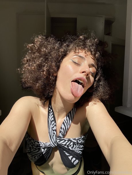 josie_ model perfekte bild