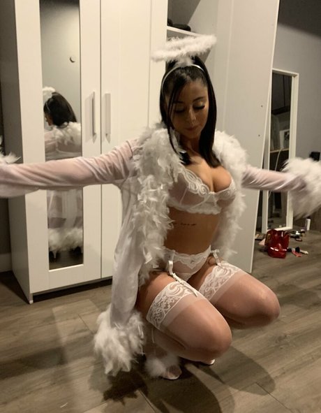 Submissive Skylar nacktheit bilder