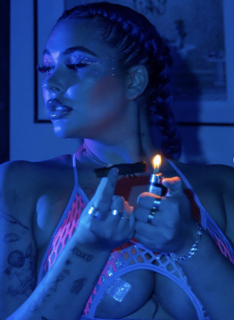 Medicated Marley erotische freie bilder