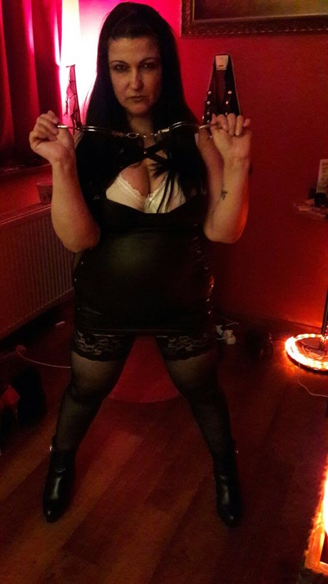 Tatjana deniz schöne hübsche galerie