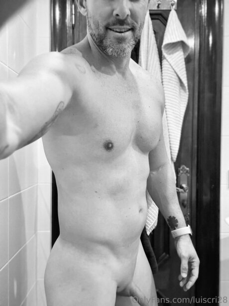 Lucri28 hübsche porno foto