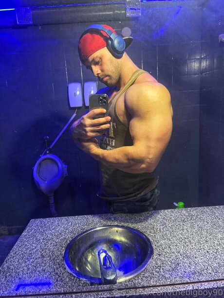 Thebigboy90 kostenlose nackt foto