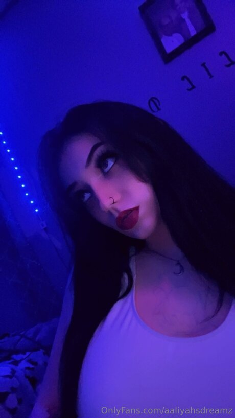 Aaliyahsdreamz nackt kunst archiv