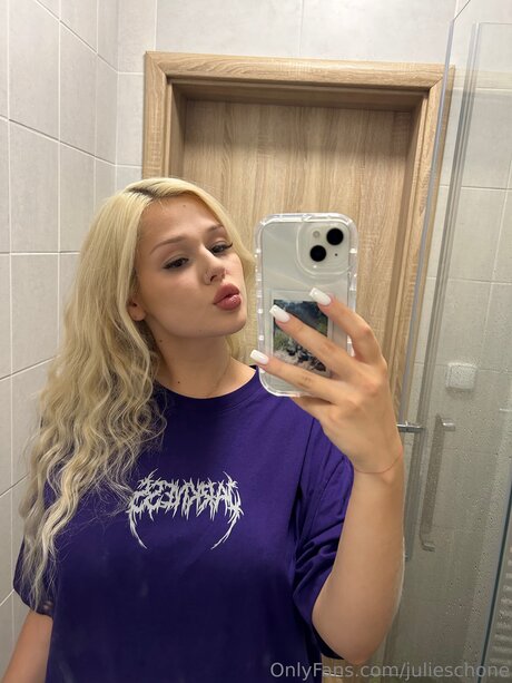 Julieschone hübsche akt bilder