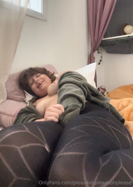 Pleaseohpleaseohplease erotische nackten bild