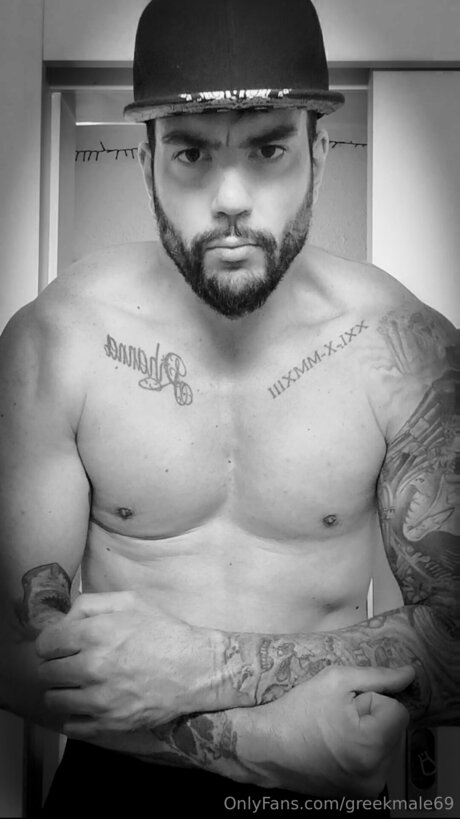 Greekmale69 nackte galerie