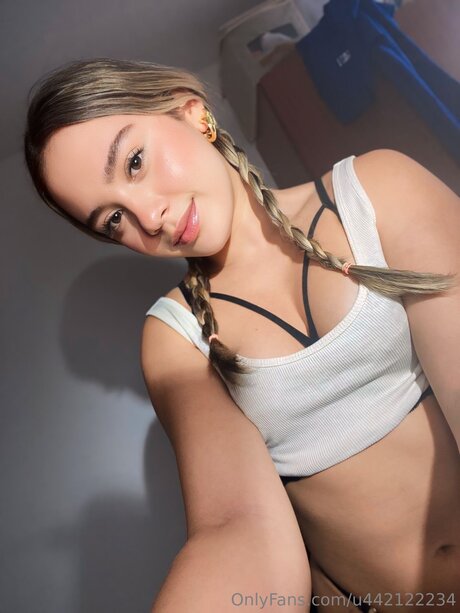 Sabrinasweeney exklusive freie bild