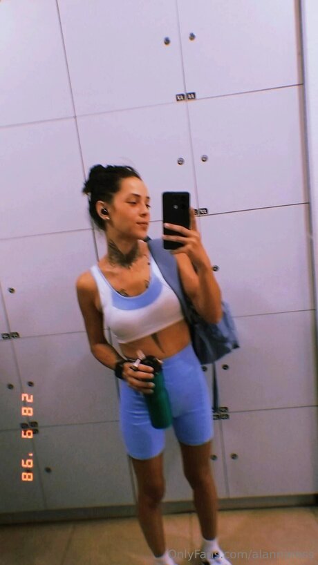 schwuler influencer onlyfans perfekte kunst fotos