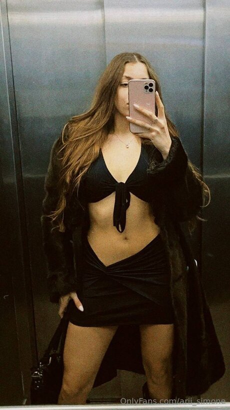 Arii Simone hd exklusive bild
