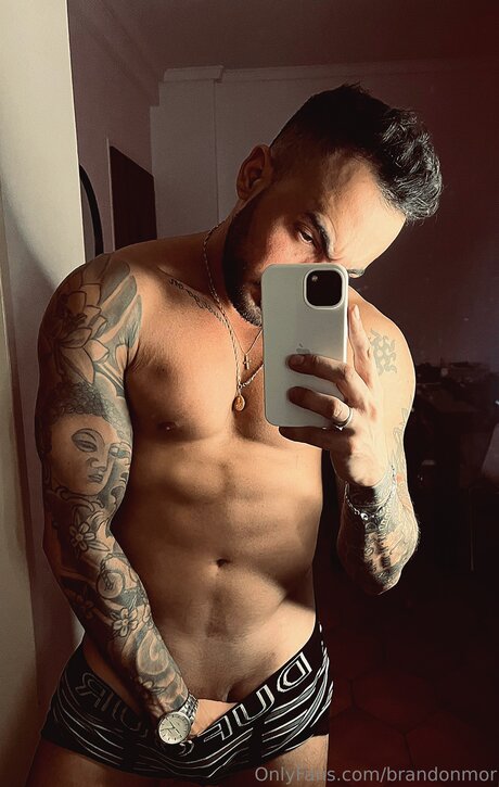 Brandonmor nackt schöne bilder
