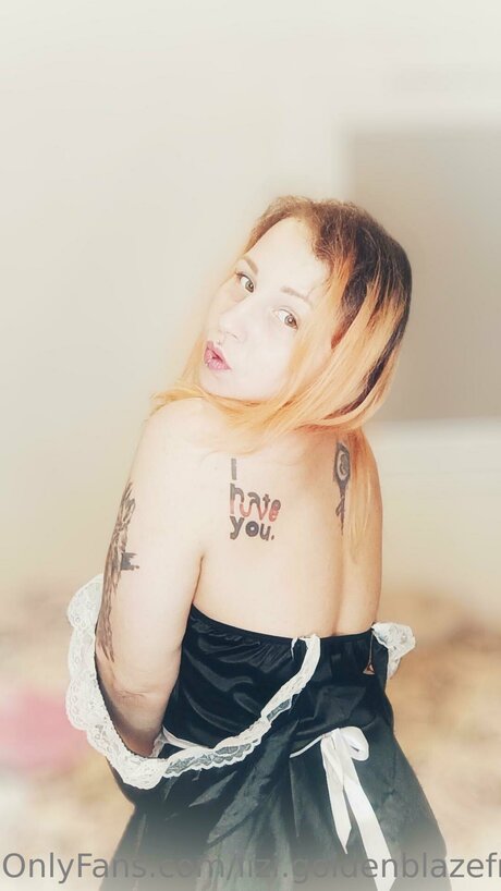 Lizi Goldenblazefree top erotische fotos