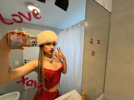 Nikkitaslayer porno nackt foto