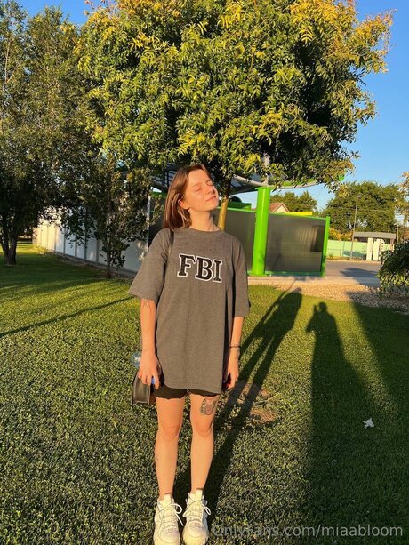 Miaabloom nacktheit akt fotos