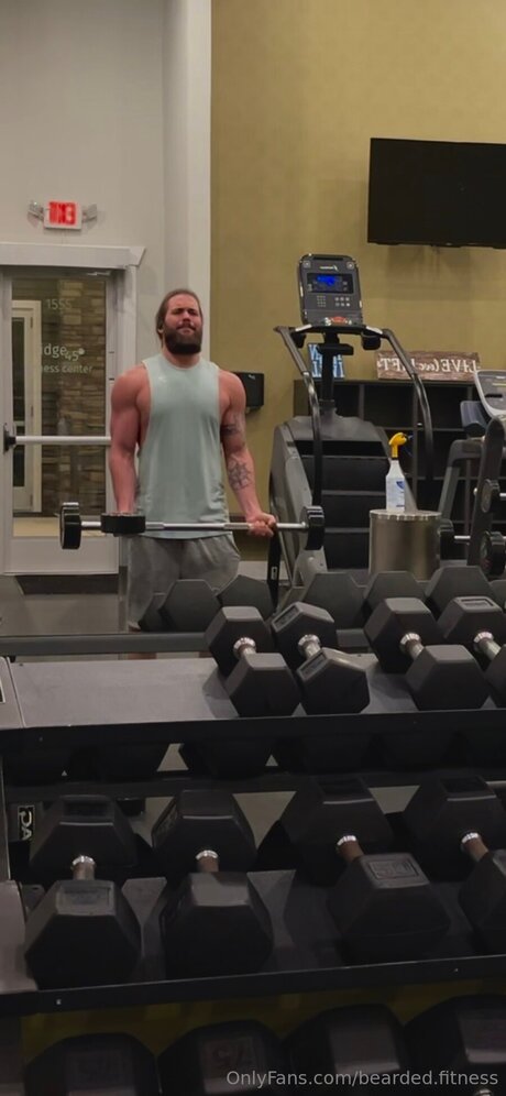 Bearded Fitness perfekte pornostar foto