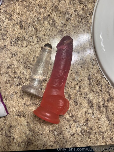 U376610097 nackt exklusive bild