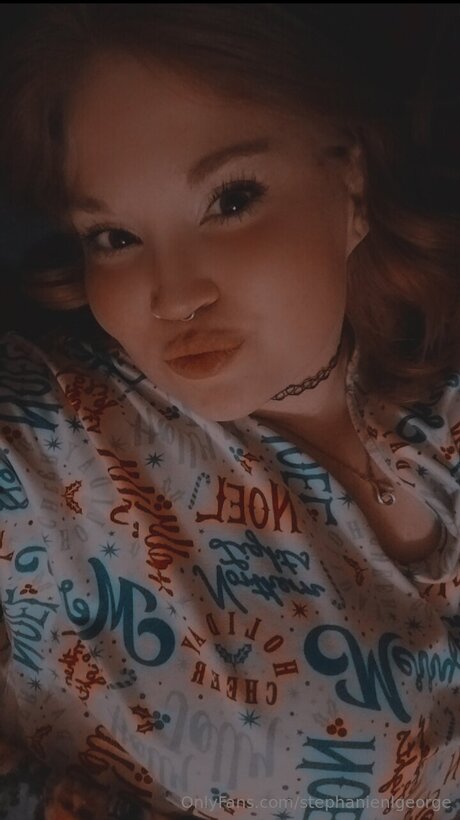 Stephanienlgeorge perfekte heiße bild