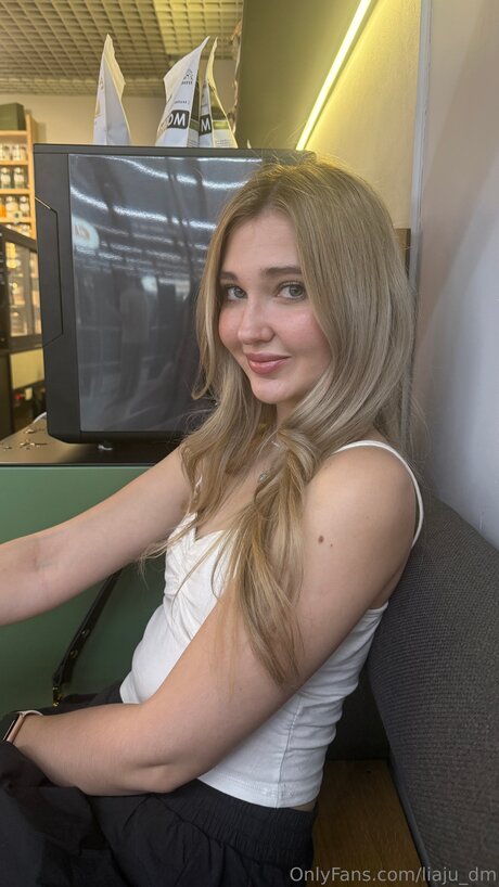 Liaju Dm erwachsene heiße bild