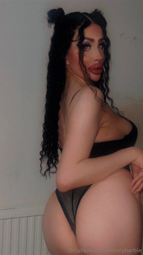 Unholybarbie erotische erwachsene bilder