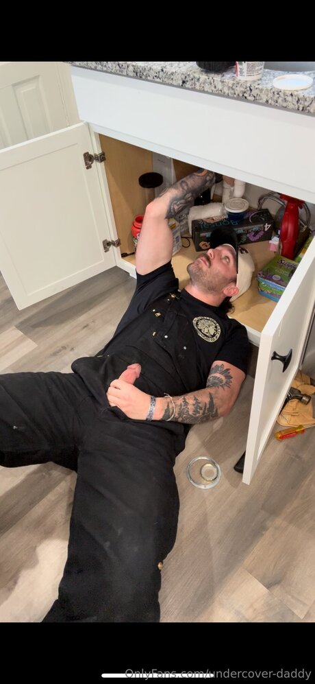 Undercover Daddy schauspielerin perfekte bild