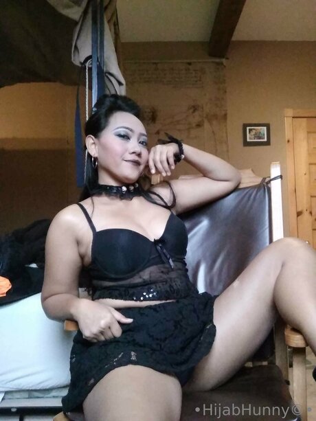 Hijabhunny Srs model nette galerie