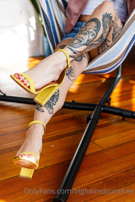 Bighairedcuntfree model top fotos