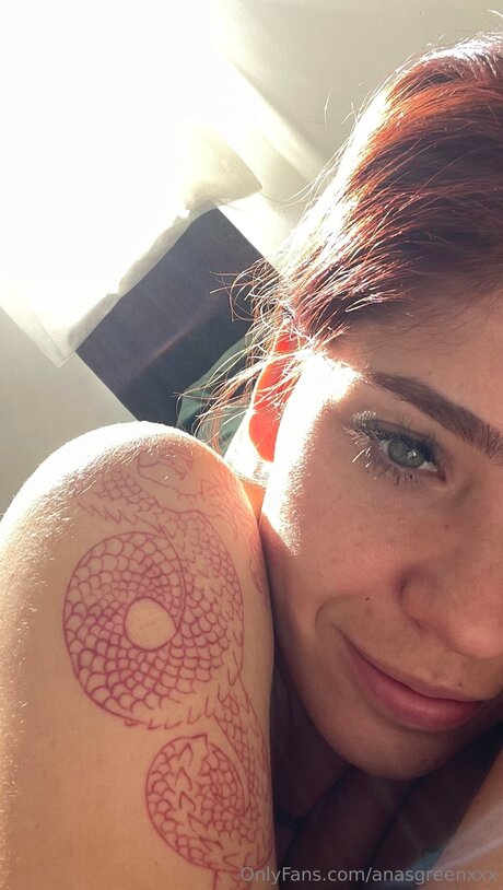 Anasgreenxxx model perfekte foto