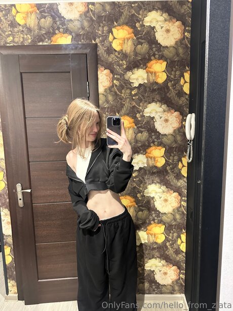 erdbeermilch onlyfans hübsche nacktheit galerie