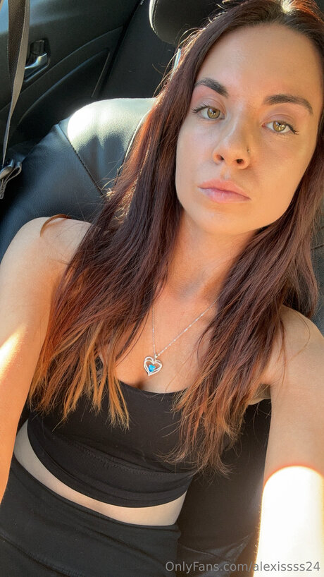 Alexissss24 nackt porno bild
